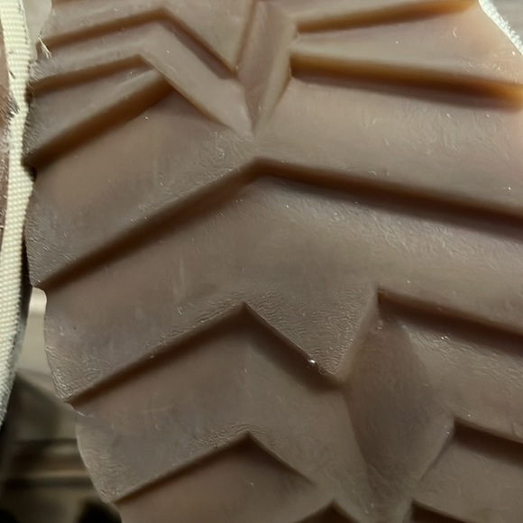 Remote boots 🥾 - Picture 8 of 12